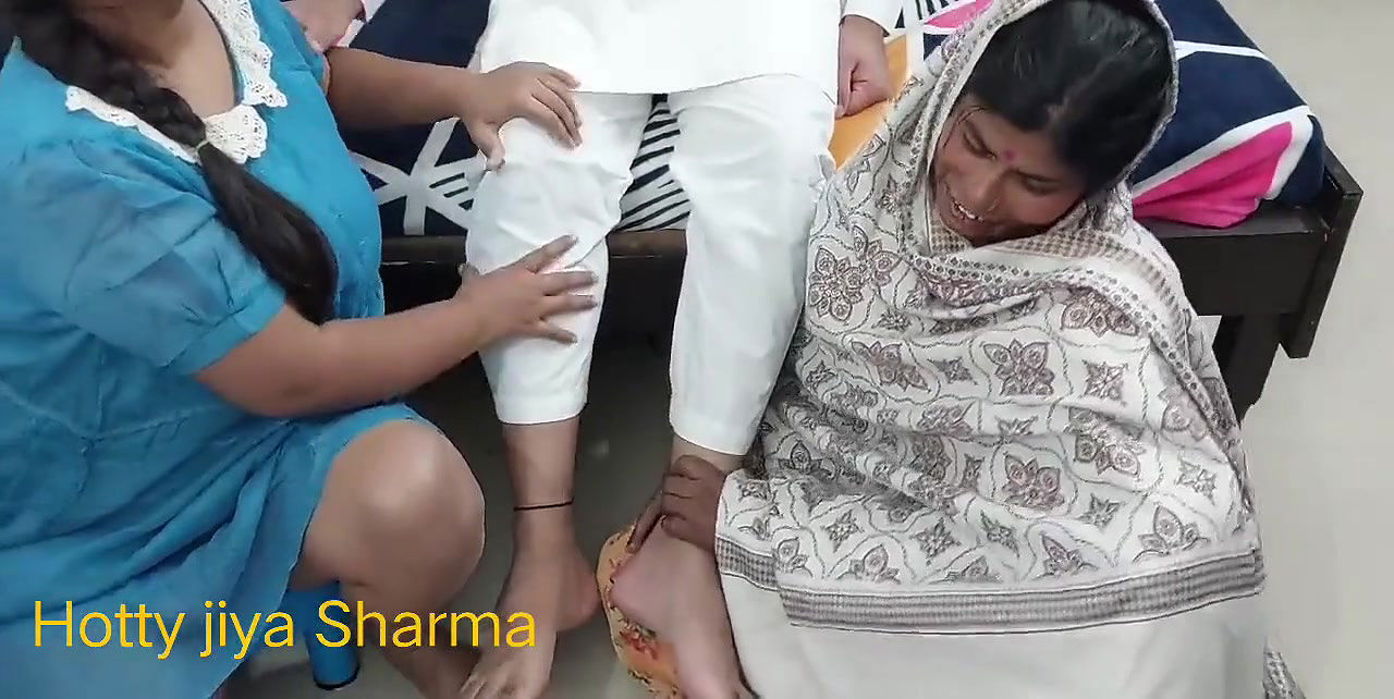 Budhi Maa Ne Apni Beti ko Karza Maaf Krwane Ke Liye Jameendaa Se Chudwaya