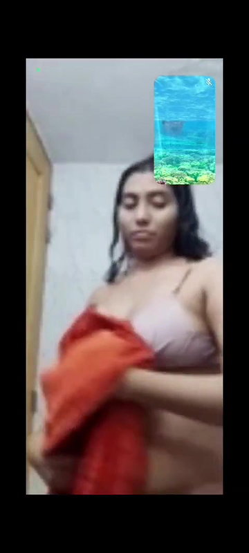 BANGLADESHI BUSTY GF CAPTURED NUDE ON VIDEOCALL