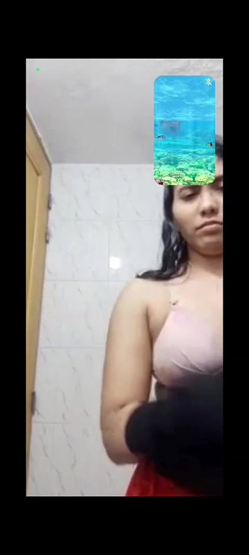 BANGLADESHI BUSTY GF CAPTURED NUDE ON VIDEOCALL