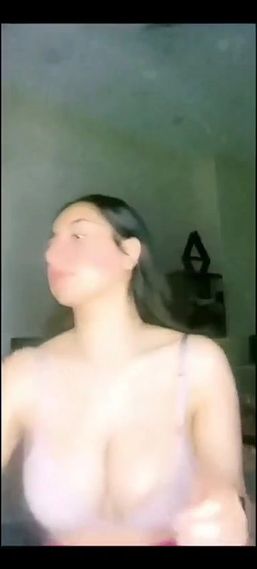 Punjabi BEAUTIFUL HOT BABE OIL MASSAGING BIG BOOBS