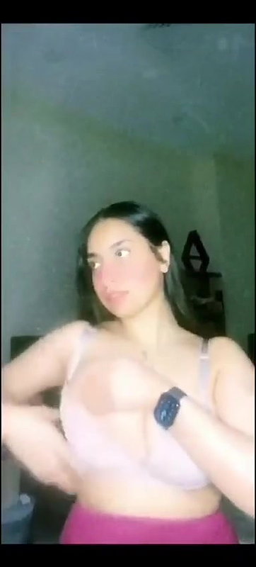 Punjabi BEAUTIFUL HOT BABE OIL MASSAGING BIG BOOBS