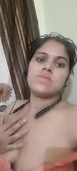 naughty Bhabhi teasing boobs show