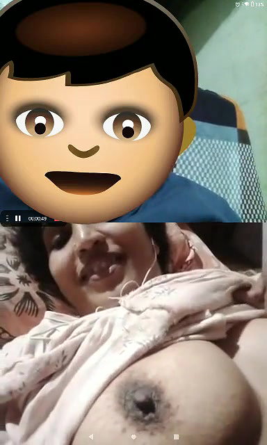 mature Mallu wife showing her boobs and pussy on VC