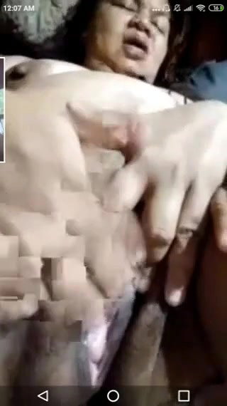 mature aunty showing her pussy hole on video call