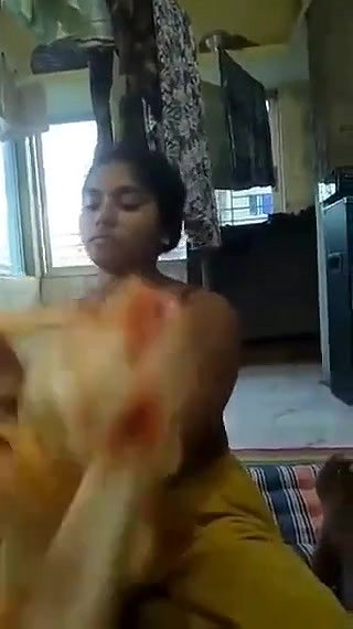 Bangladeshi married Bhabhi exposed nude on cam