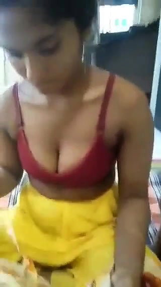 Bangladeshi married Bhabhi exposed nude on cam