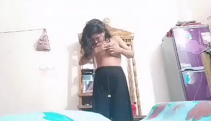 cute booby BD girl fingering pussy on cam