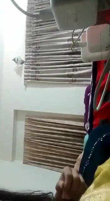 Bangladeshi girl maked video of her illicit sex session