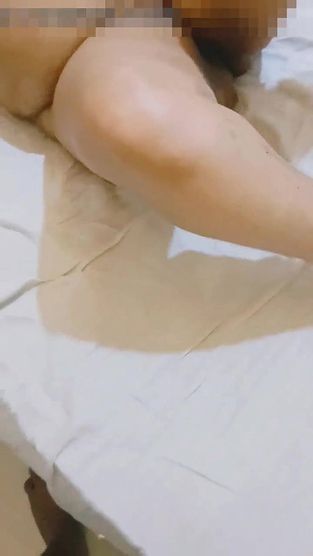 sexy Mallu Bhabhi giving handjob