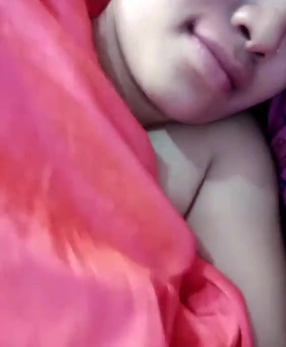 cute Desi Bhabhi boobs show on cam