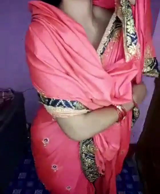 cute Desi Bhabhi boobs show on cam