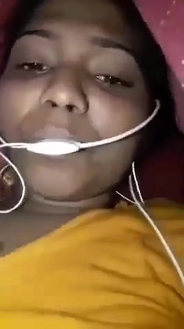 Bangladeshi girl showing her boobs and pussy
