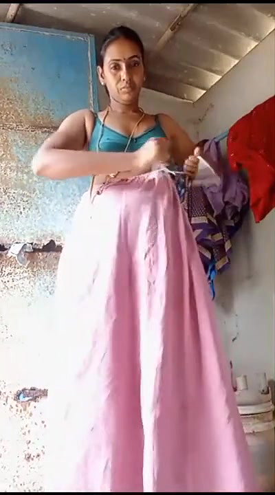 Sweaty Tamil Slut Milf Nude Show