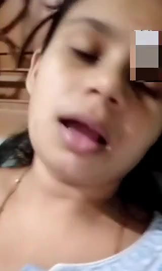Desi bhabhi Fingering showing her body