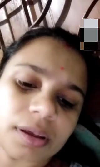 Desi bhabhi Fingering showing her body
