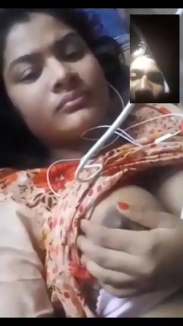 Bangladeshi Gf showing boobs and pussy