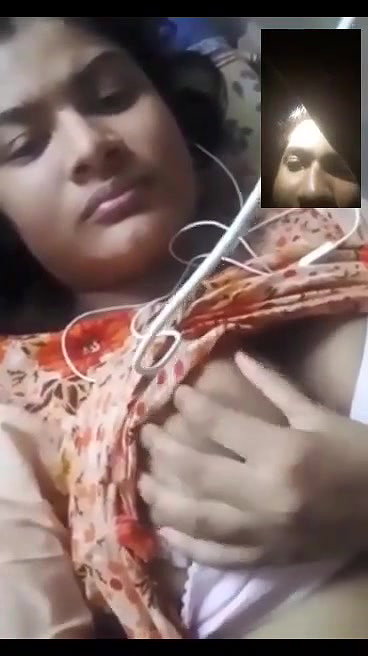 Bangladeshi Gf showing boobs and pussy