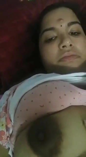 chubby Tamil girl hairy pussy show on cam