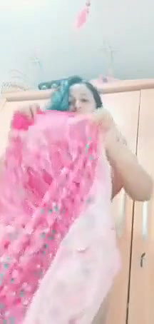 beautiful Sri Lankan girl nude show selfie