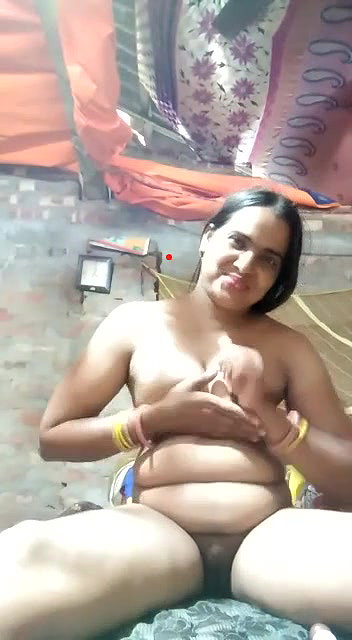 beautiful Dehati Bhabhi nude selfie MMS
