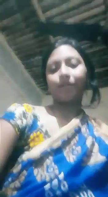 Bengali boudi showing her boobs and pussy