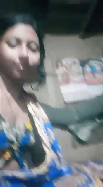 Bengali boudi showing her boobs and pussy