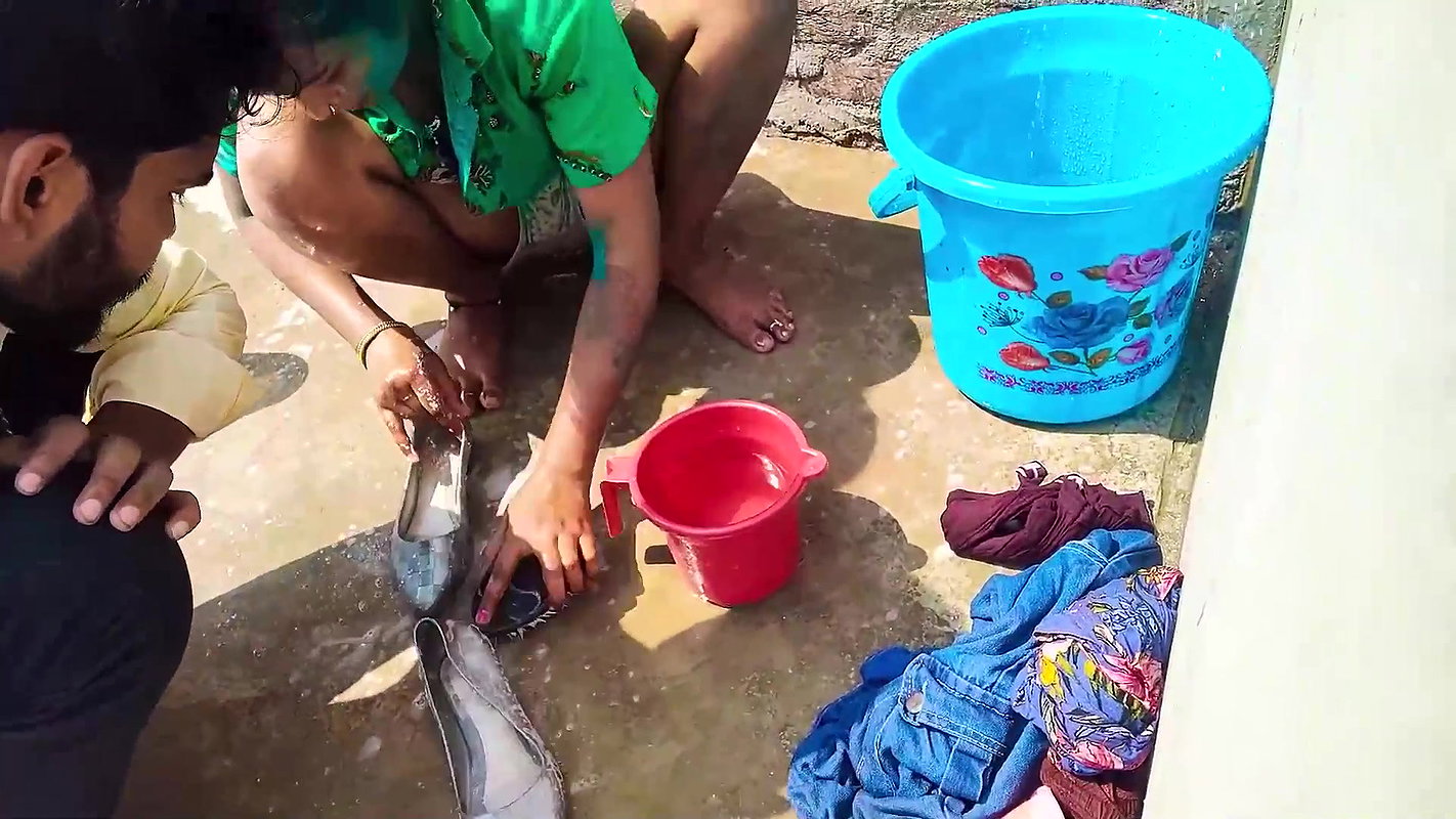 Babu ki Baby Vlogs Hot Bath After Playing Holi