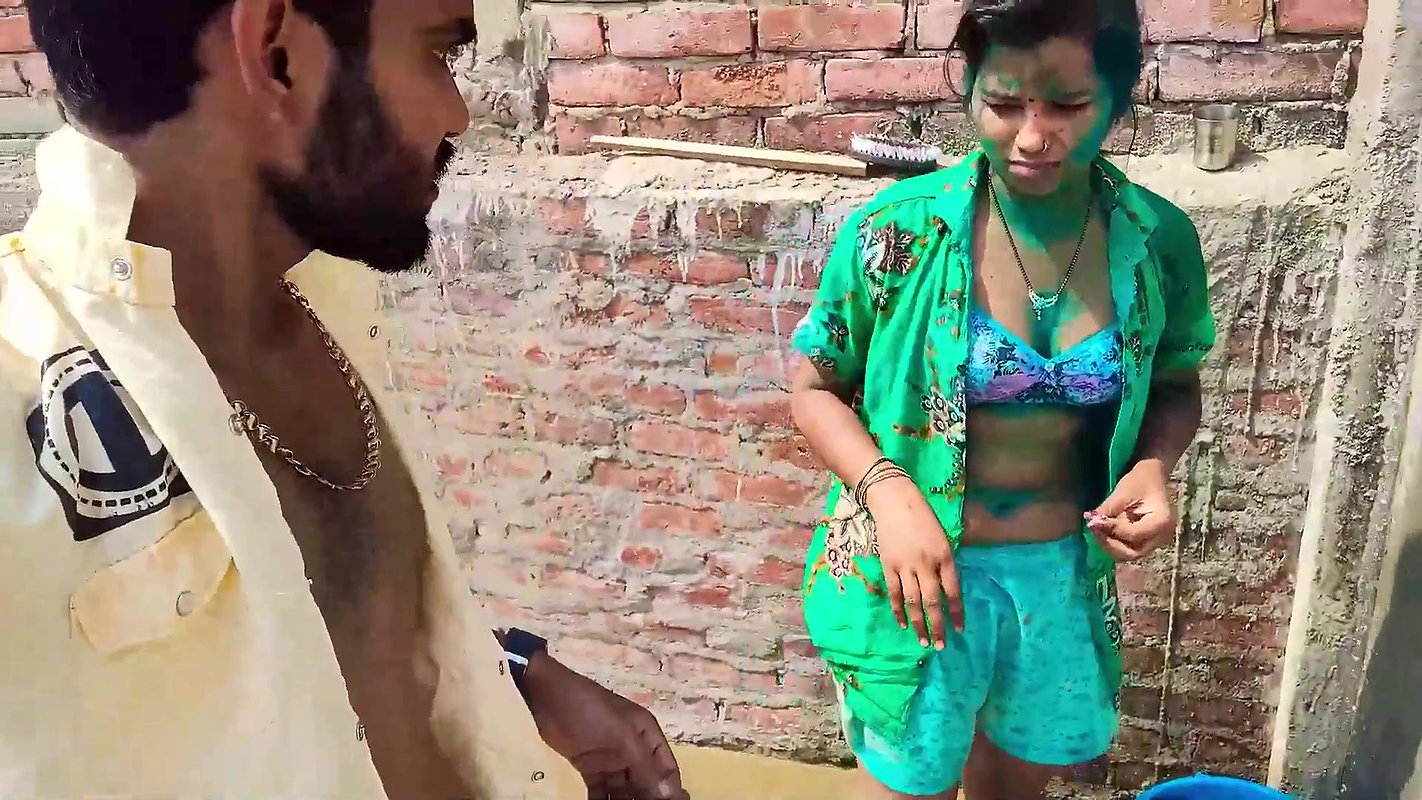 Babu ki Baby Vlogs Hot Bath After Playing Holi