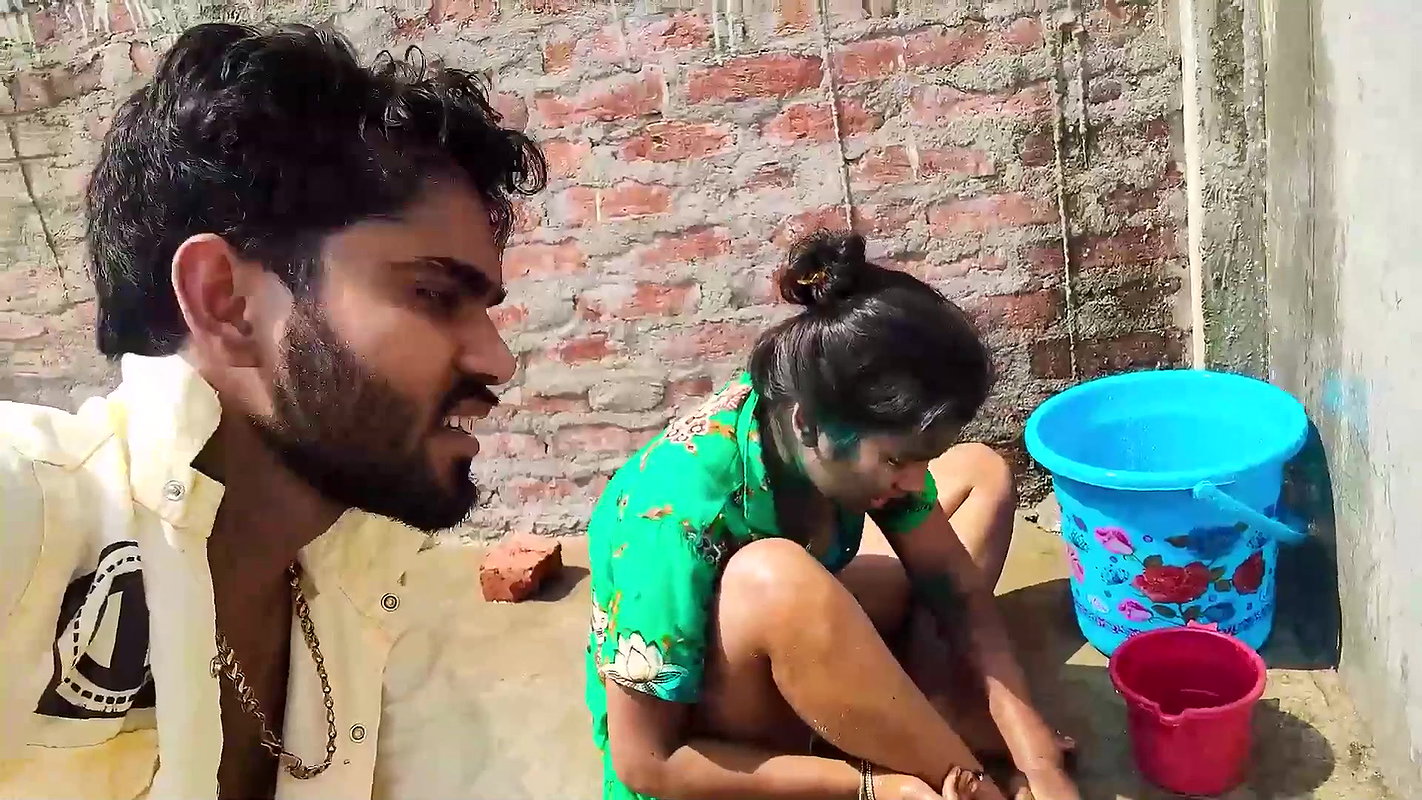 Babu ki Baby Vlogs Hot Bath After Playing Holi