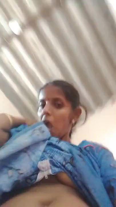 Telugu wife showing her boobs and pussy