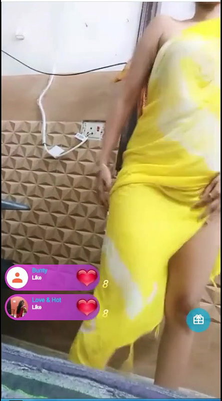 Indian hostel girls live Tango show