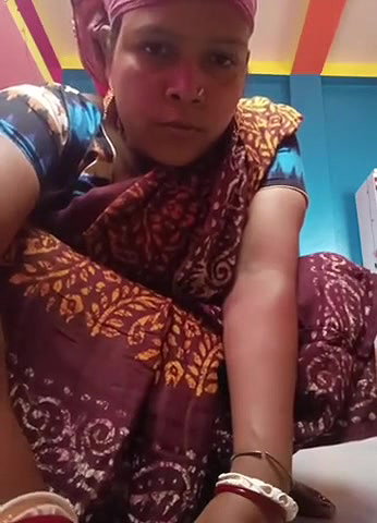 Bengali Boudi Saree Wearing And Ass Show