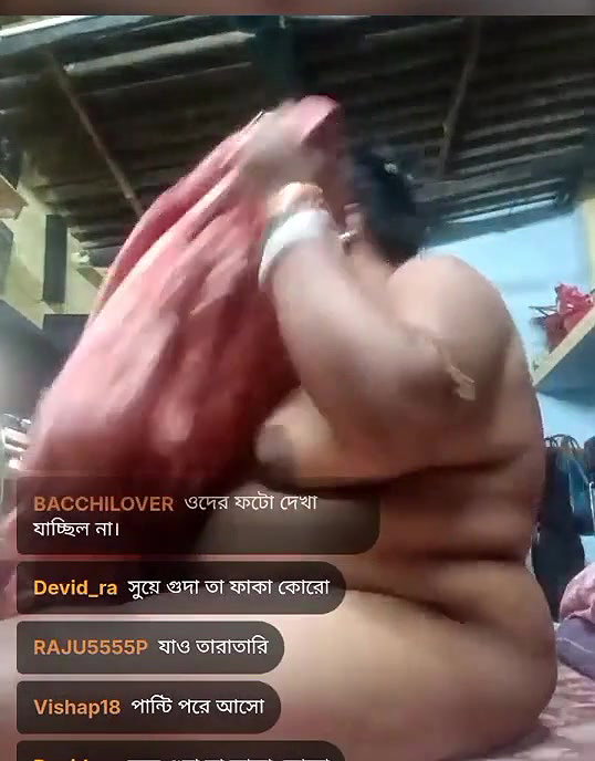 very fatty aunty showing her black pussy