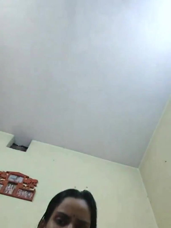 Hot slim beautiful bhabhi showing her boob  pussy