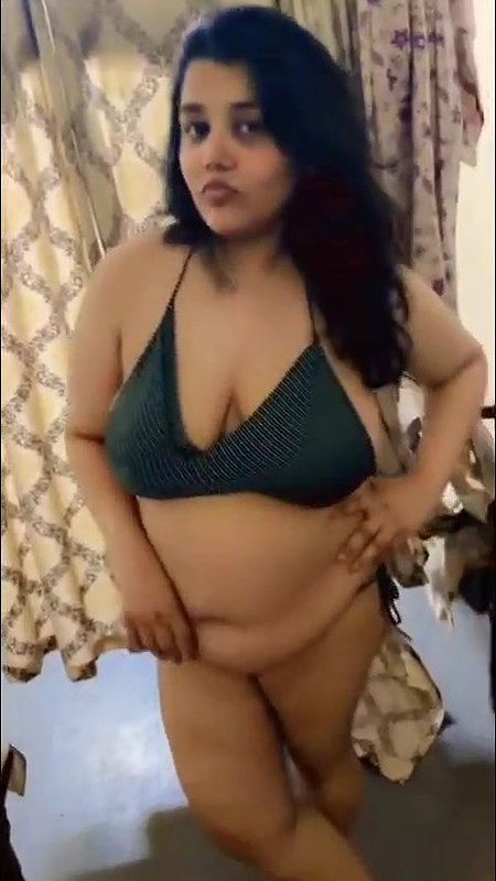 Aunty huge boobs showing and husband fingering
