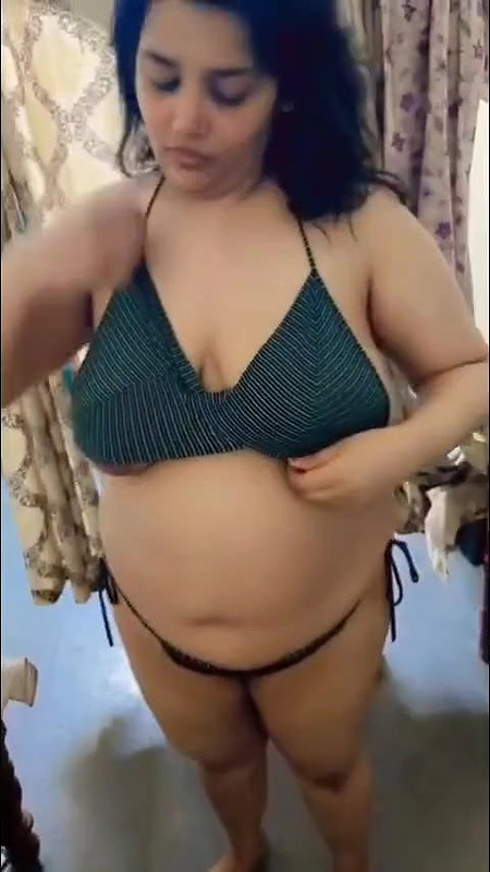 Aunty huge boobs showing and husband fingering