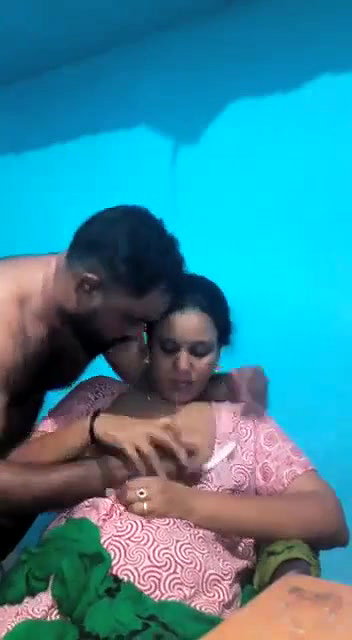 aunty ki boob chusi