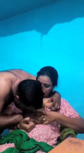 aunty ki boob chusi
