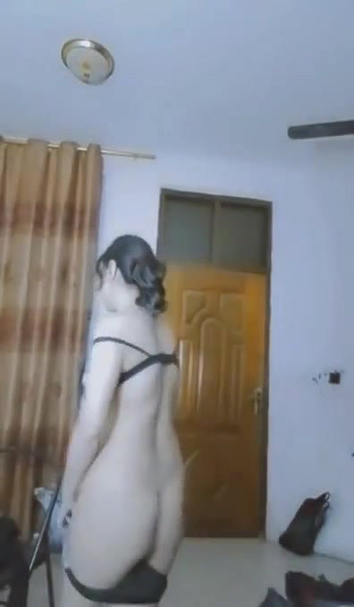 Patna girl showing her beautiful  sexy body