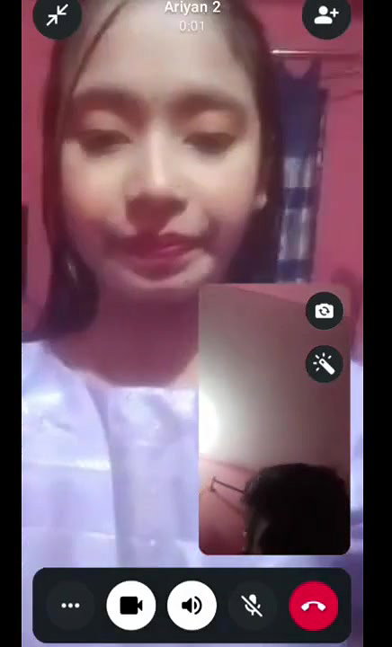 Cute Desi Girl Shows Her Nude Body On VC