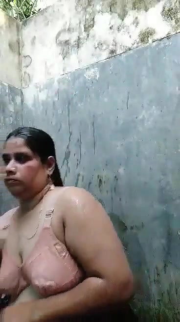 Bangladeshi married wife nude bathing video For hubby