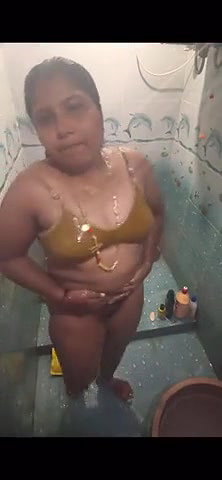 0 mallu aunty bathing 1