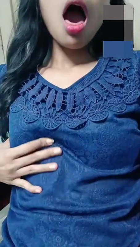 0 cute slim young girl showing sexy body on vc vids 1
