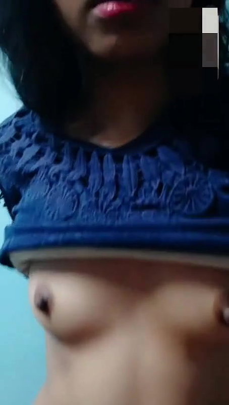 0 cute slim young girl showing sexy body on vc vids 1