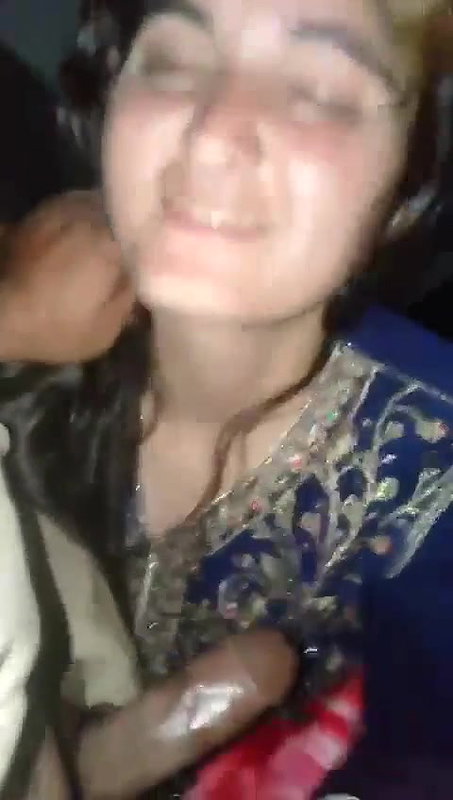 0 desi girl giving blowjob  1