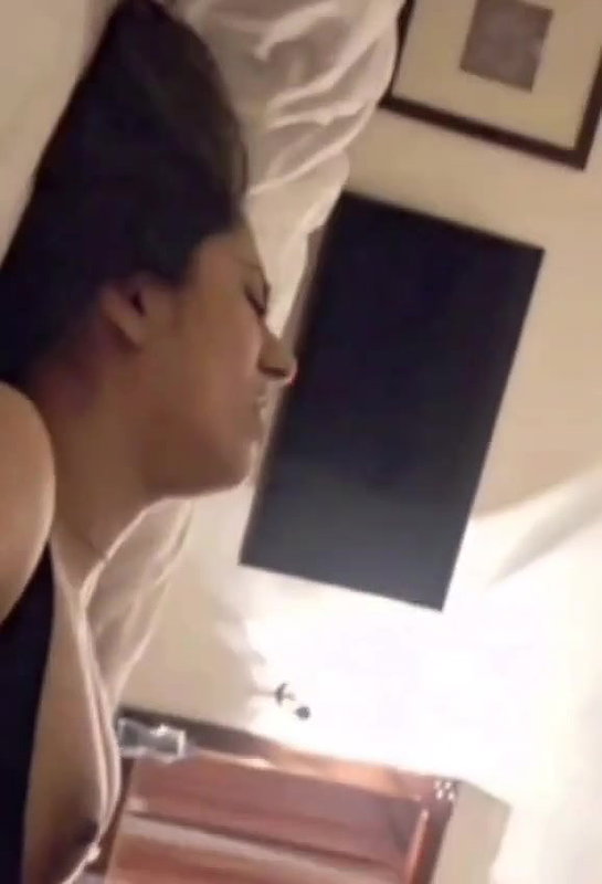 0 desi lady merge video to having sex and teasing  1