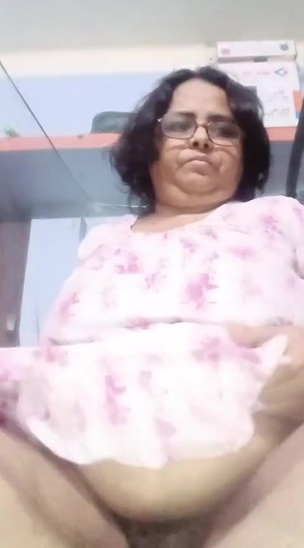 0 horny tanker milf mom showing masturbating 1