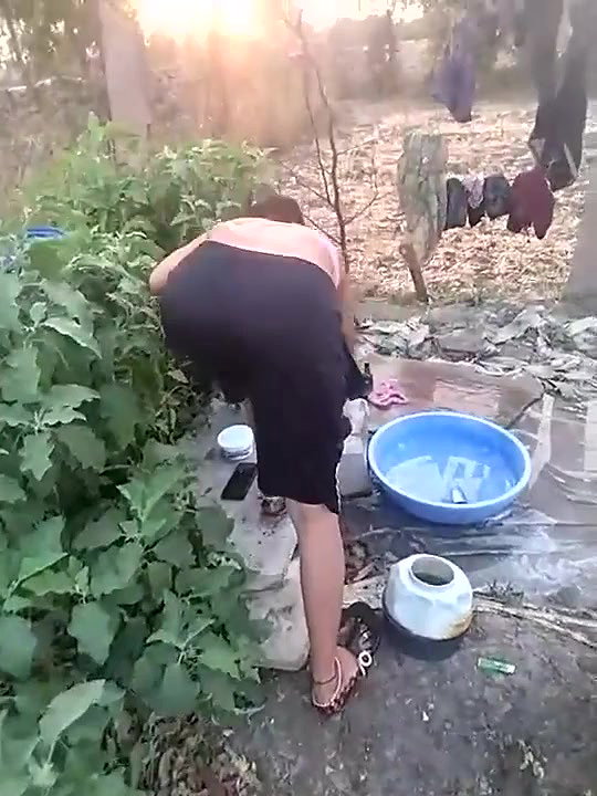 naina bathing