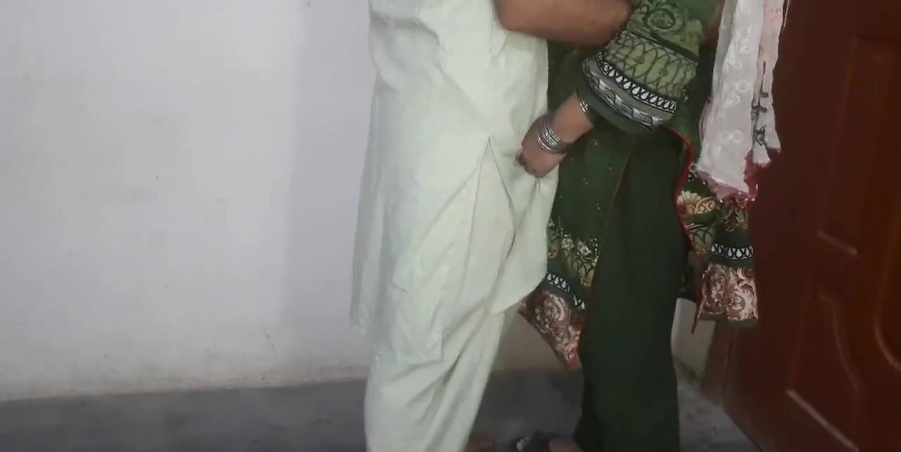 Behanchod bhai ,Wife ko sula kar didi ko chodne waala bhai…clear hindi audio