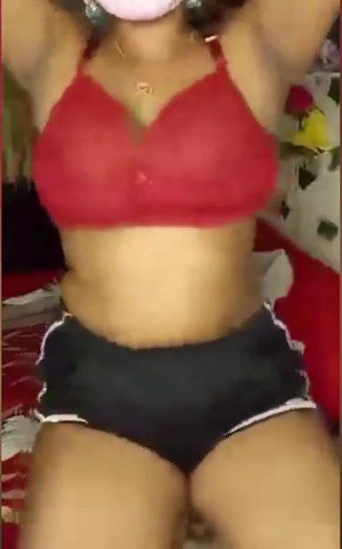 Bhabhi Ne Pura Kheera Ghusa Dia Apni Garmi Ko Kam Karne